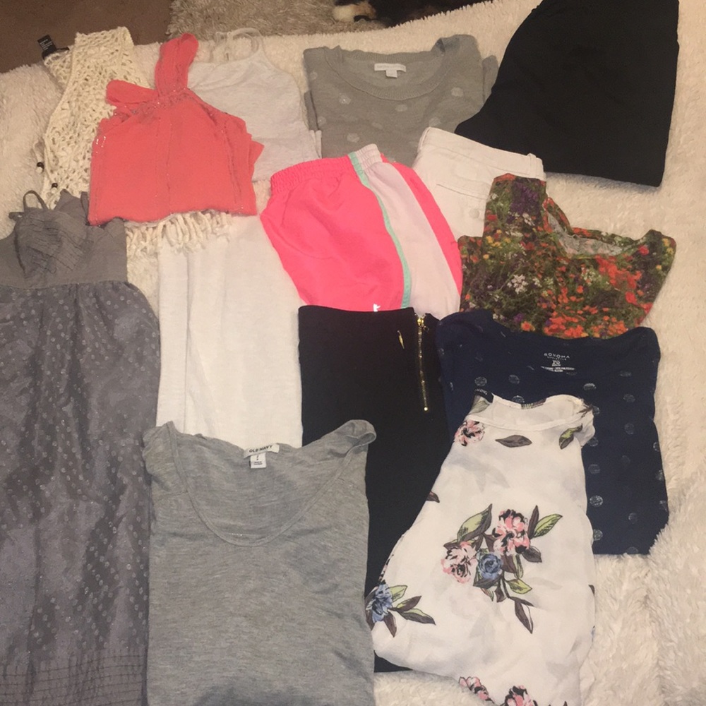 Women’s 14 piece lot of  size small clothing